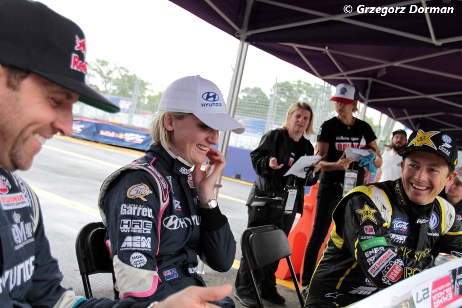 Kiwi Emma Gilmour, the only female driver in GRC so far, writing autographs for the fans. © GD/ERC24