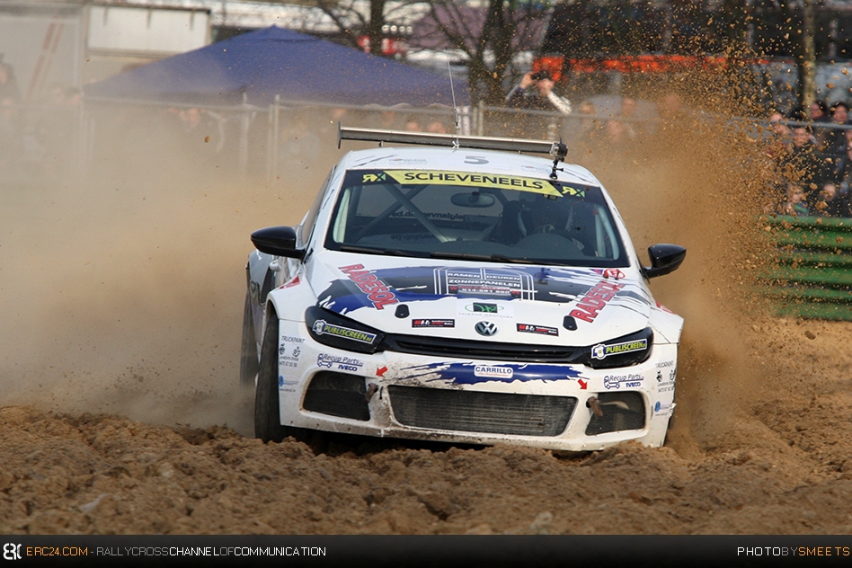 Ronny Scheveneels and his Volkswagen Scirocco Mk3 SuperCar ploughing through the kitty-litter... © DS/ERC24