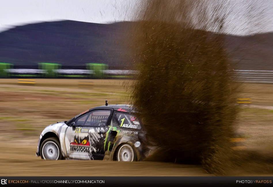 Petter Solberg and his 560+bhp Citroën DS3 SuperCar ploughing the Portuguese soil. © JKR/ERC24